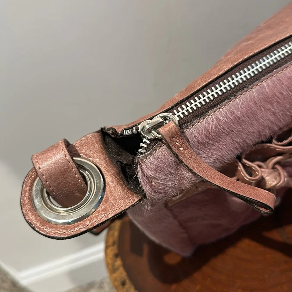 Italian Leather Mania Cowhide Handbag Dusty Pink Shoulder Bag Adj strap EUC - Picture 7 of 12